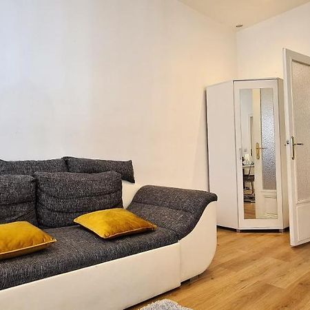 Wiener Buddha Style Flat With Inner Garden- Maerzstrasse City Apartments Vienna Exterior photo