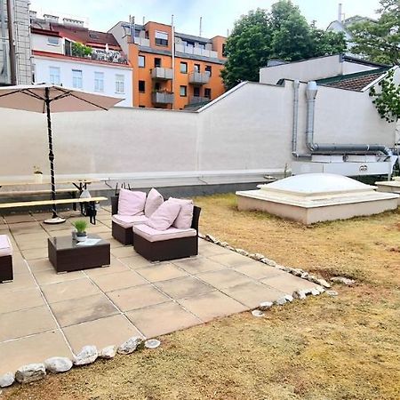 Wiener Buddha Style Flat With Inner Garden- Maerzstrasse City Apartments Vienna Exterior photo