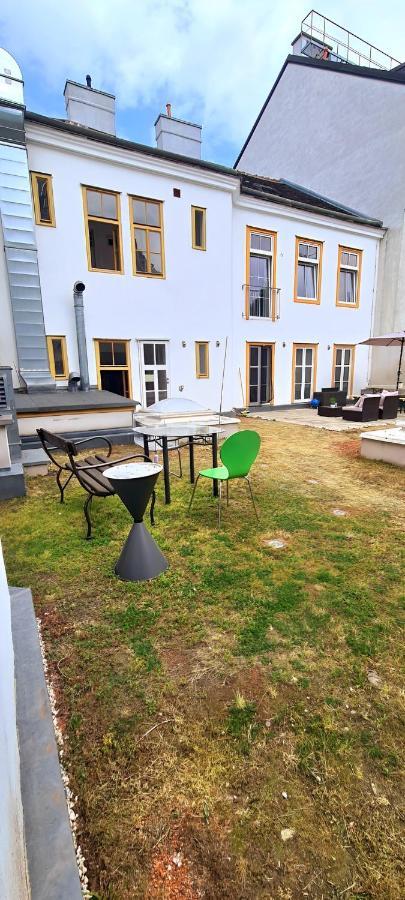 Wiener Buddha Style Flat With Inner Garden- Maerzstrasse City Apartments Vienna Exterior photo
